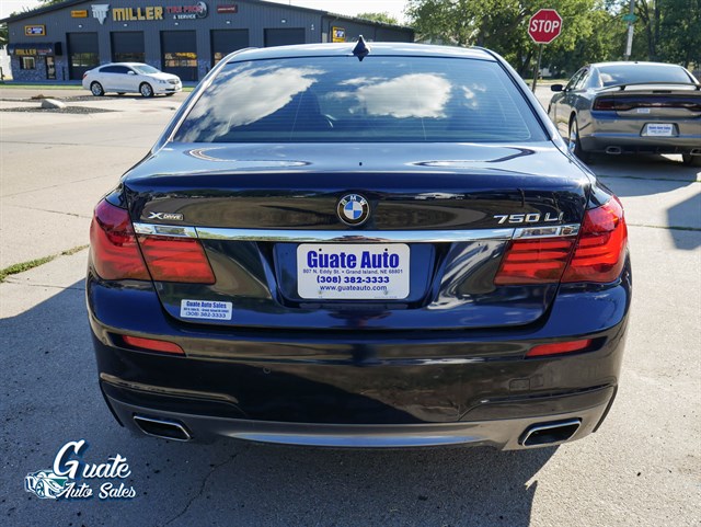 BMW 750Li photo 18