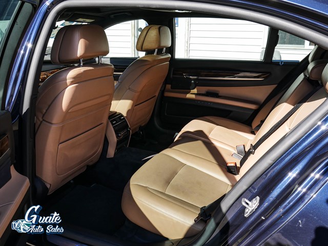 BMW 750Li photo 12
