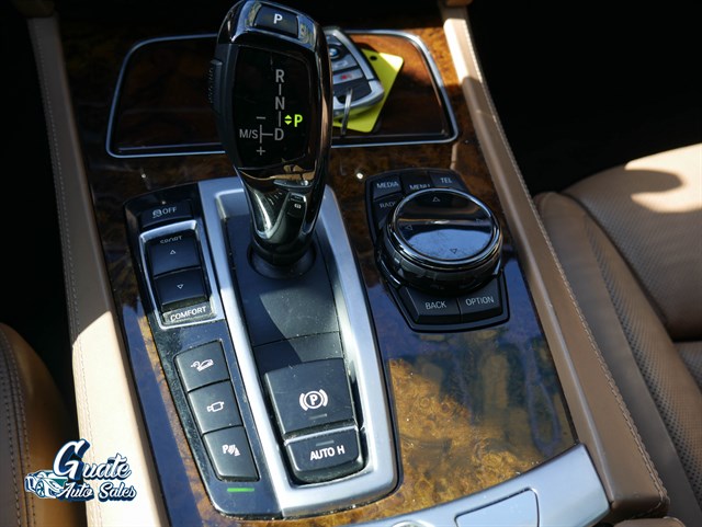 BMW 750Li photo 10