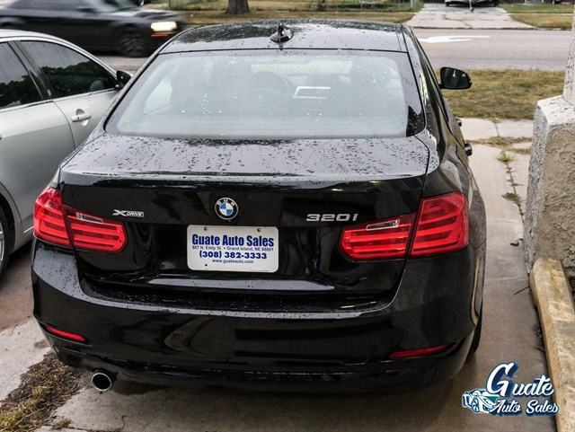 BMW 3 Series photo 11