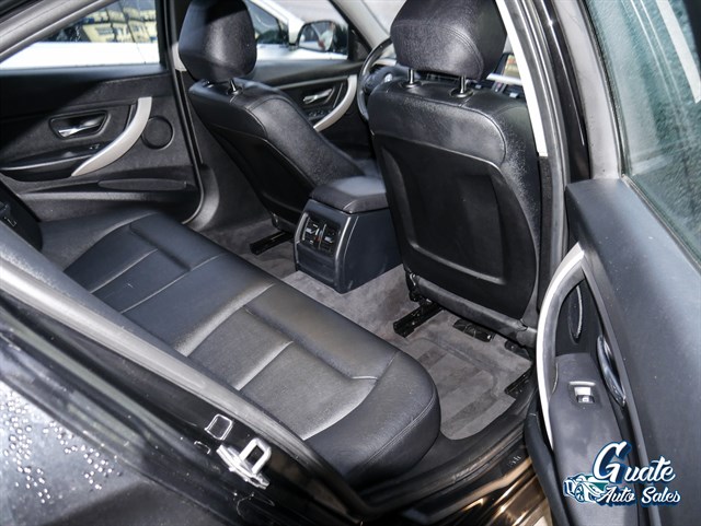 BMW 3 Series photo 12