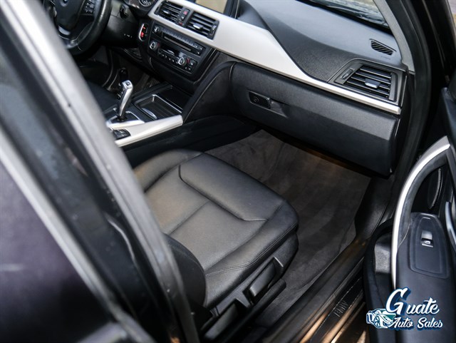 BMW 3 Series photo 14