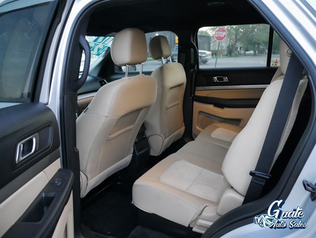 Ford Explorer photo 7