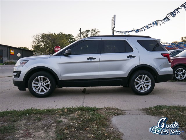 Ford Explorer photo 9