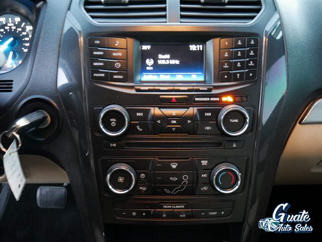 Ford Explorer photo 6