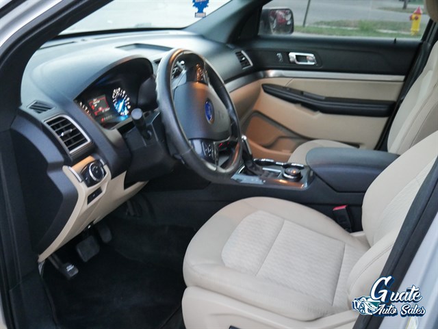 Ford Explorer photo 4