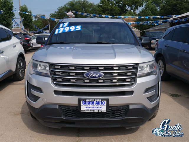 Ford Explorer photo 2