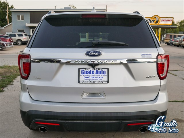 Ford Explorer photo 11