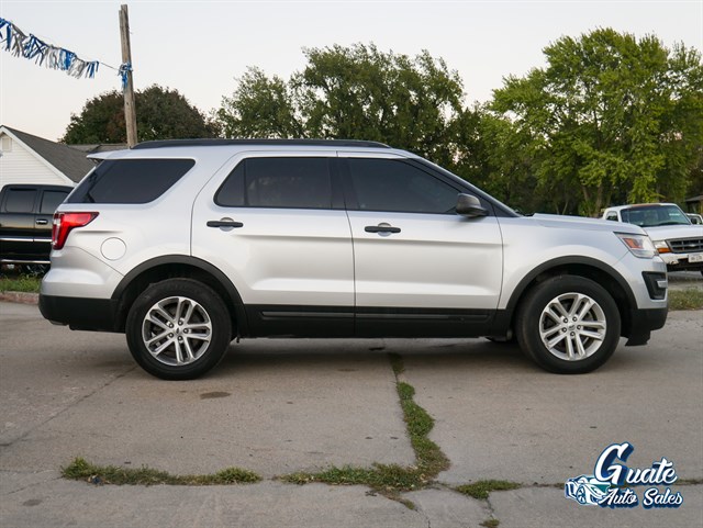 Ford Explorer photo 13
