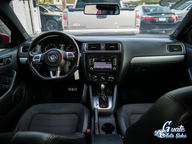 Volkswagen Jetta photo 4