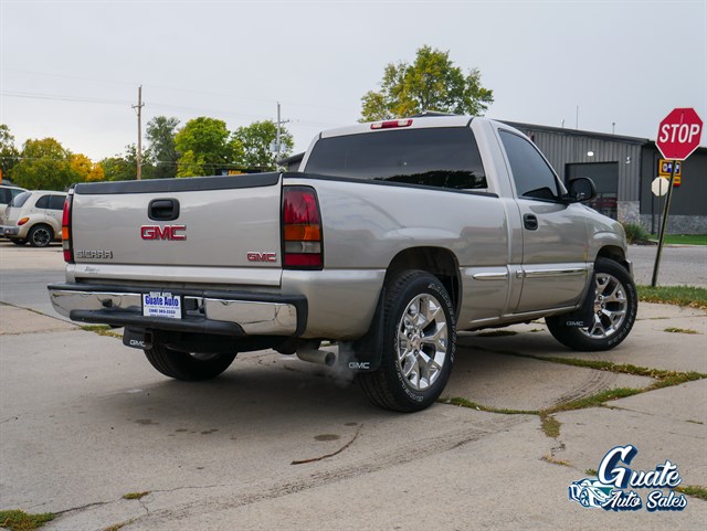 GMC Sierra photo 11