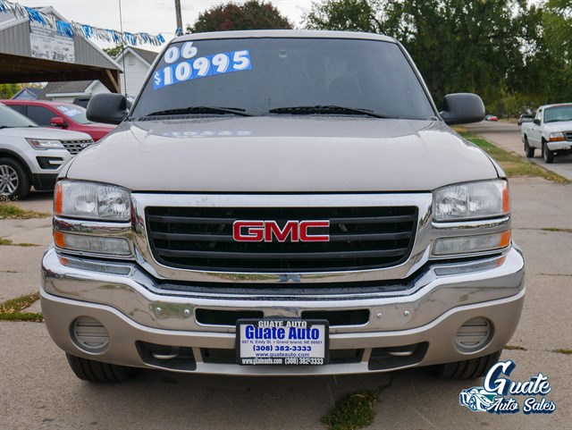 GMC Sierra photo 2