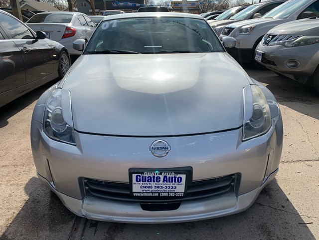 Nissan 350Z photo 2
