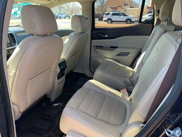 GMC Acadia photo 7