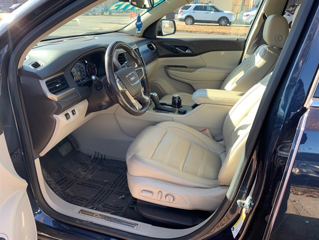 GMC Acadia photo 6
