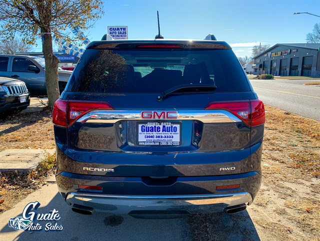 GMC Acadia photo 11