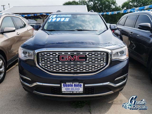 GMC Acadia photo 2