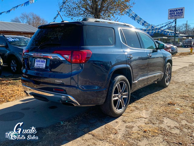 GMC Acadia photo 14