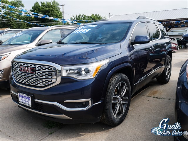 GMC Acadia photo 3