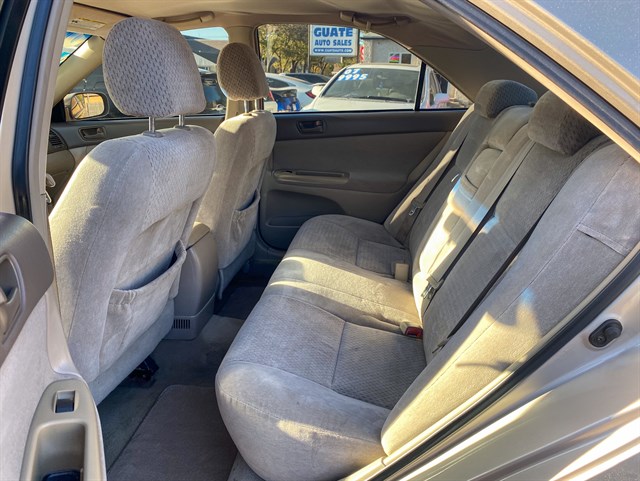 Toyota Camry photo 11