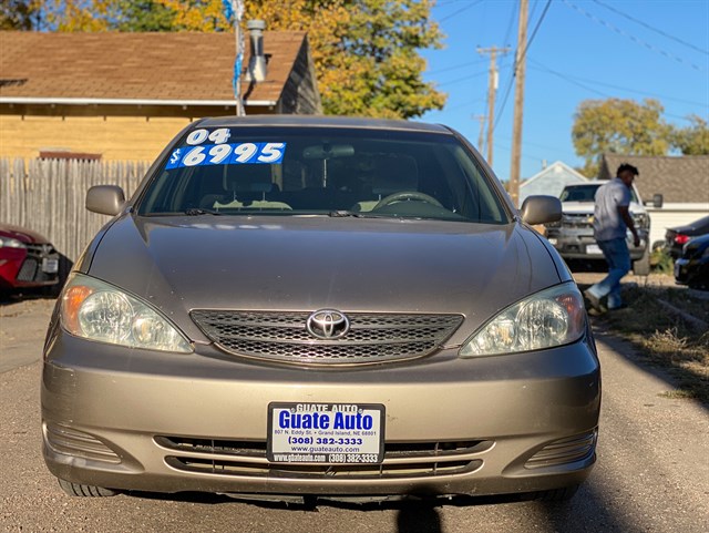 Toyota Camry photo 2