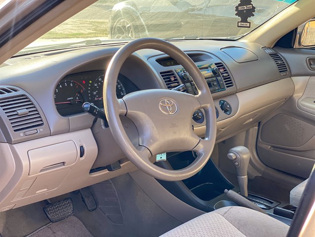 Toyota Camry photo 4