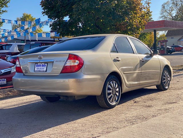 Toyota Camry photo 9