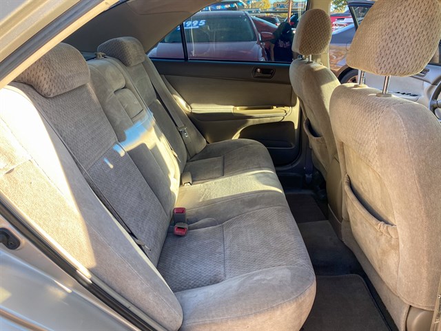 Toyota Camry photo 12