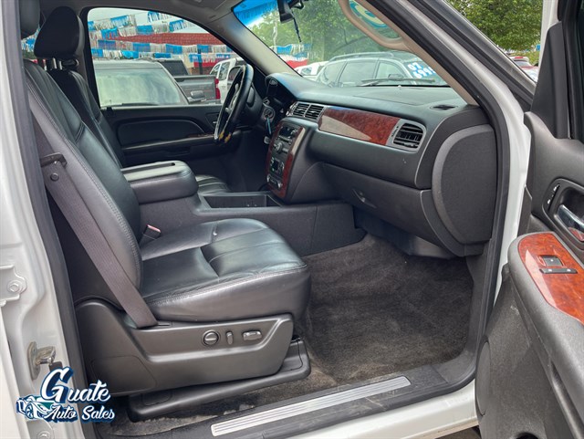 Chevrolet Avalanche photo 16