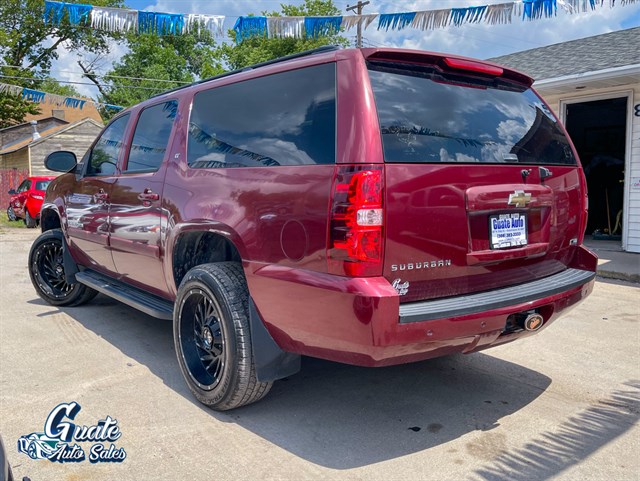 Chevrolet Suburban photo 10