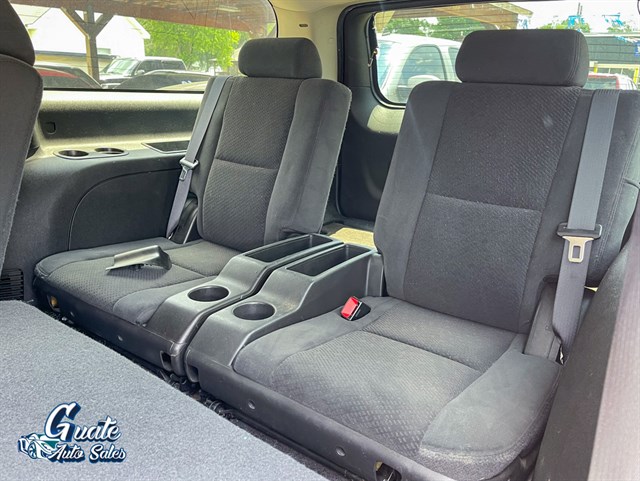 Chevrolet Suburban photo 8
