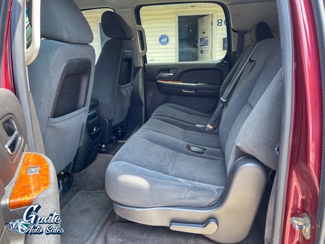 Chevrolet Suburban photo 7