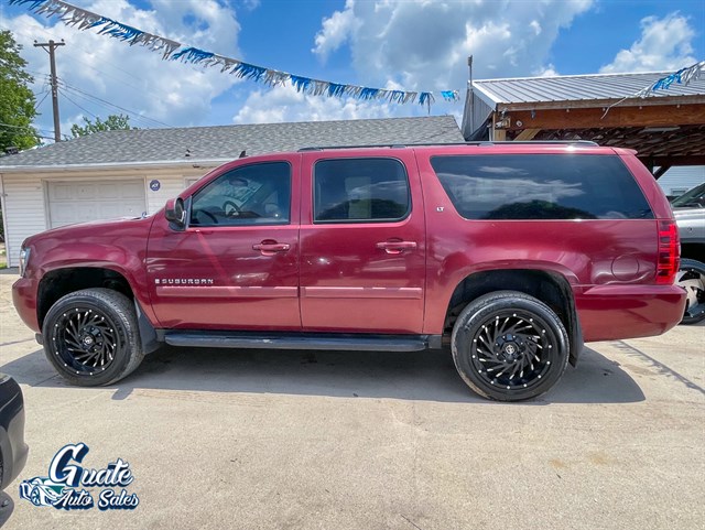 Chevrolet Suburban photo 9