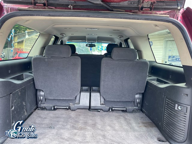 Chevrolet Suburban photo 12