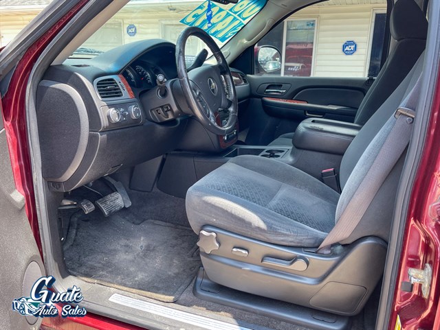 Chevrolet Suburban photo 4