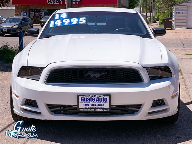 Ford Mustang photo 2
