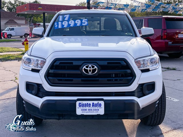 Toyota Tacoma photo 2