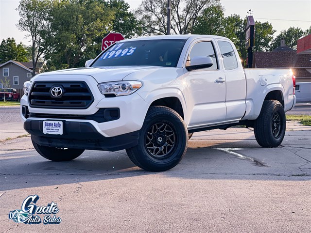 Toyota Tacoma photo 3