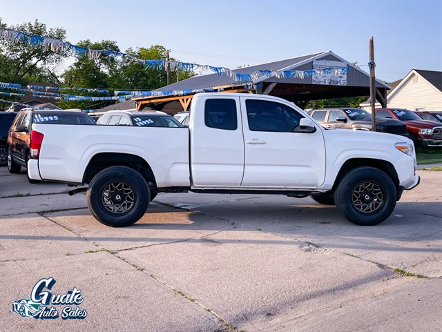 Toyota Tacoma photo 14
