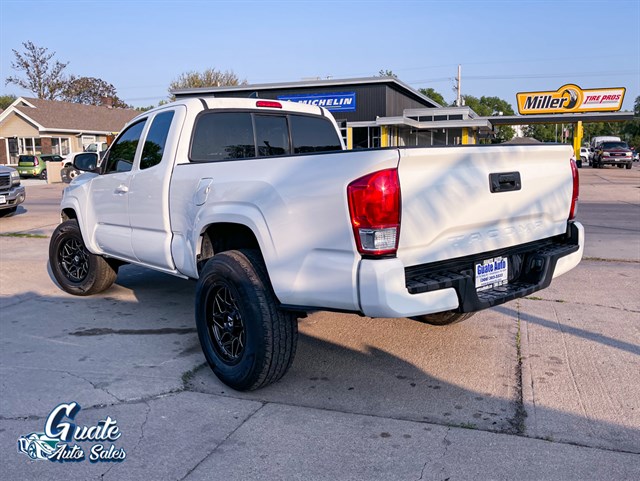 Toyota Tacoma photo 11