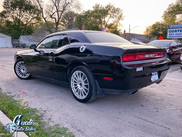 Dodge Challenger photo 8