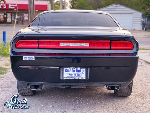 Dodge Challenger photo 9