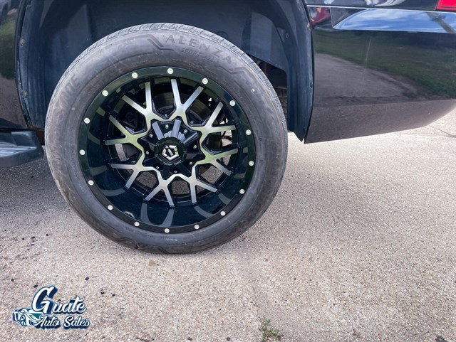 GMC Yukon photo 12