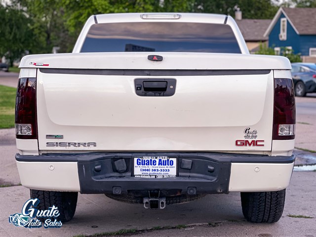 GMC Sierra photo 11