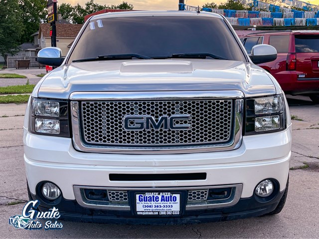GMC Sierra photo 2