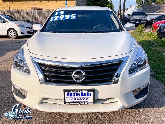 Nissan Altima photo 2
