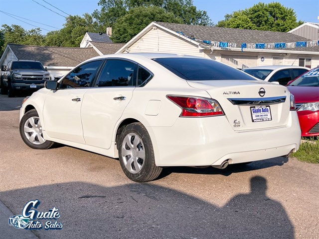 Nissan Altima photo 9