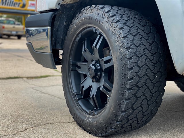 Chevrolet Silverado photo 18