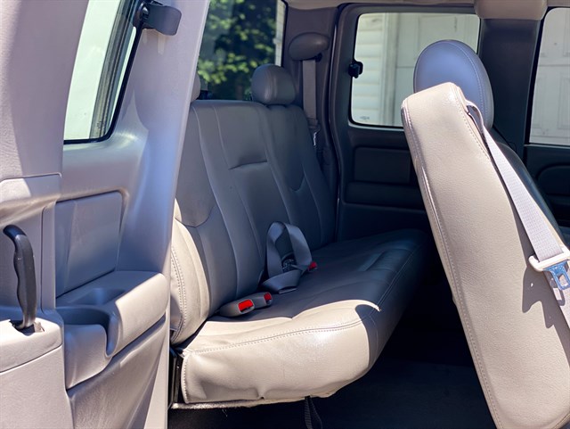Chevrolet Silverado photo 11