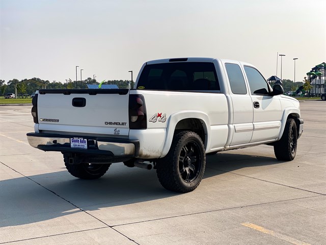 Chevrolet Silverado photo 15